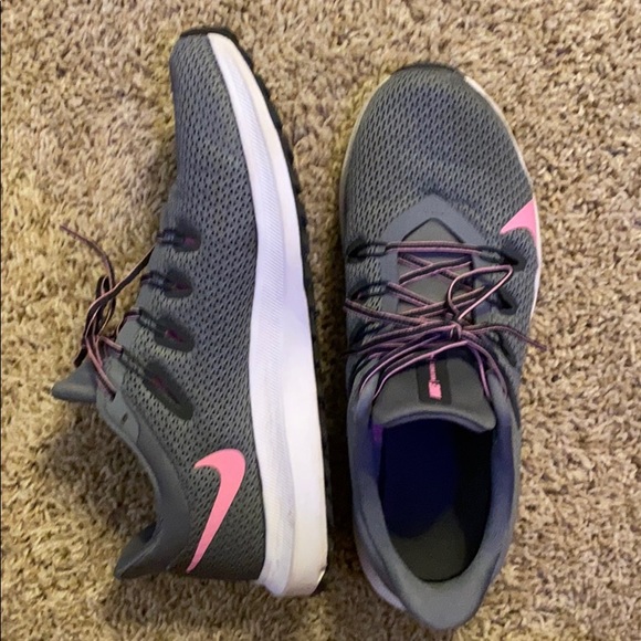 NIKE RUNNING SHOES - Picture 2 of 2